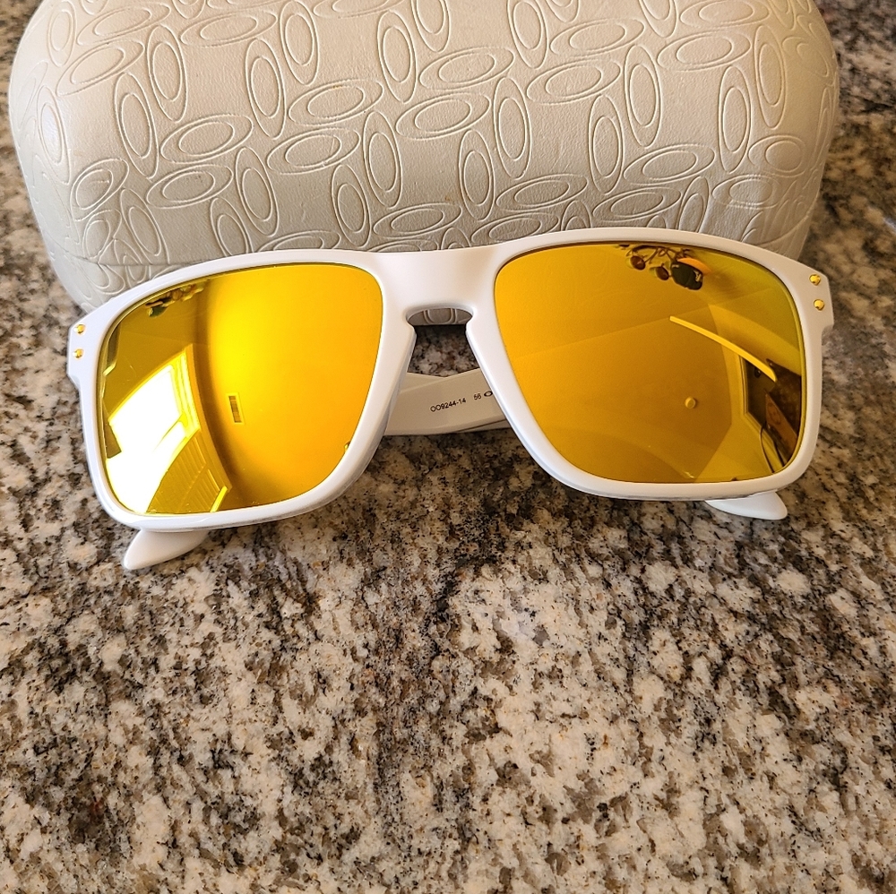 Oakley sunglasses